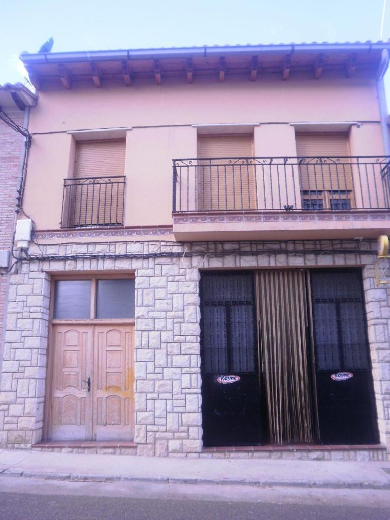 Bar Hostal Torralba De Los Sisones Exterior photo